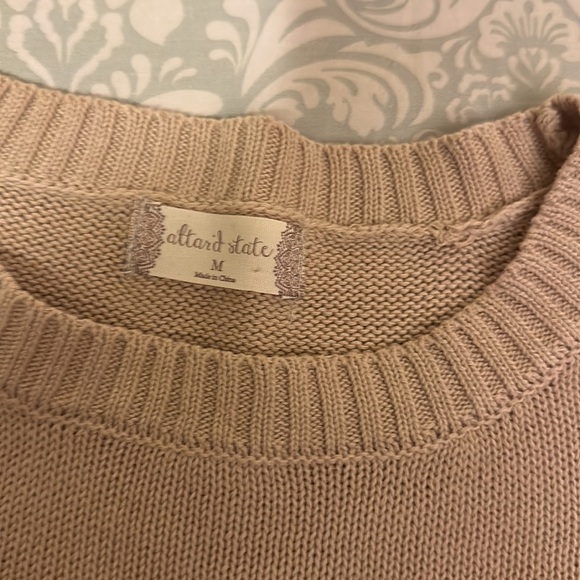 IN EXCELLENT CONDITION SLTAR’D STATE WOMENS SWEATER TAN AND CREAMY STARS ⭐️ - Picture 7 of 12